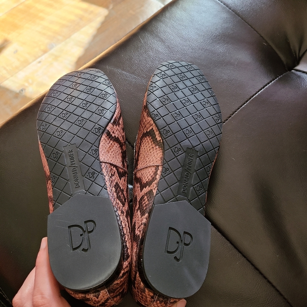 Donald J. Pliner Deedee Snake Print Loafer Size 5 - Picture 8 of 9